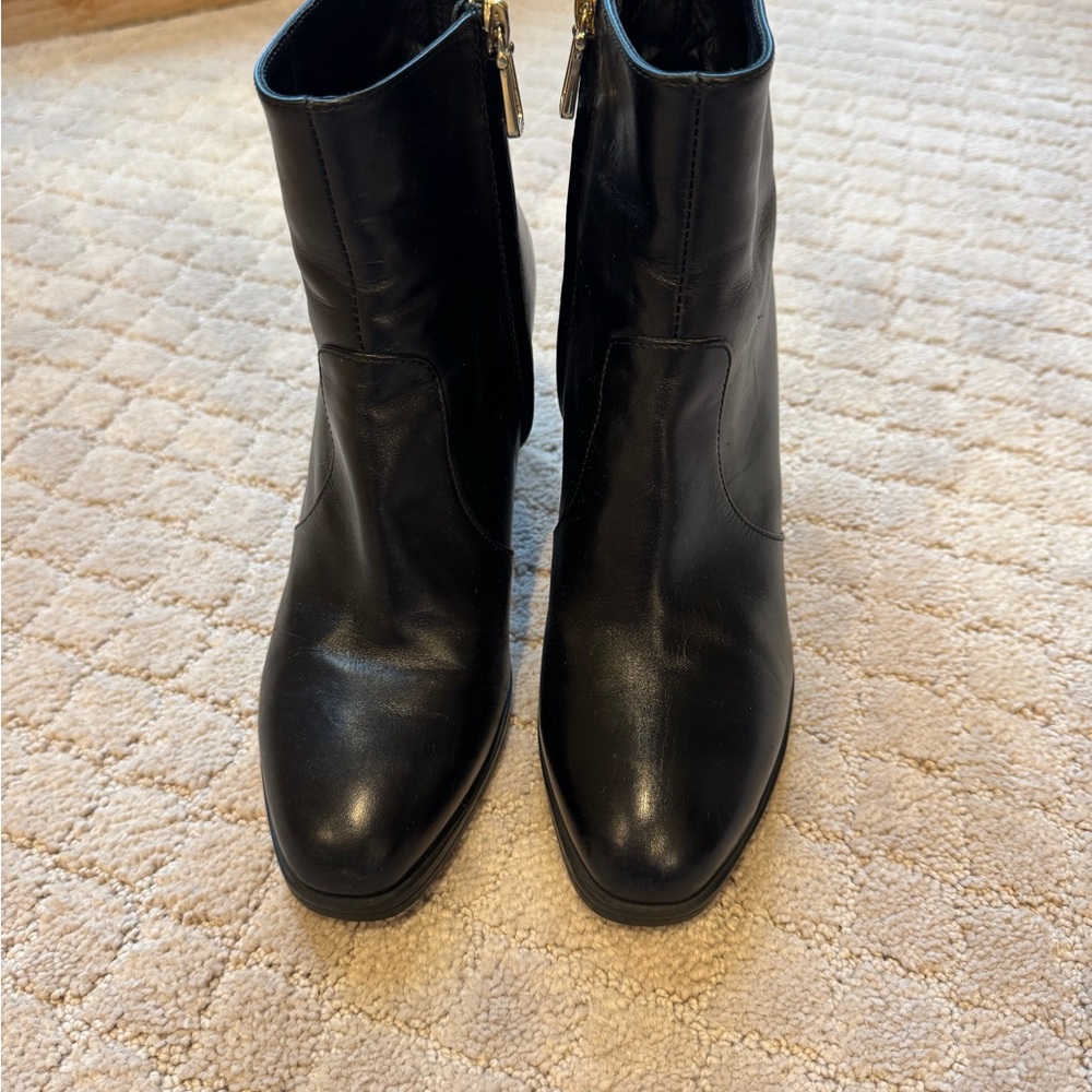 Tod's Sleek Black Ankle Boots